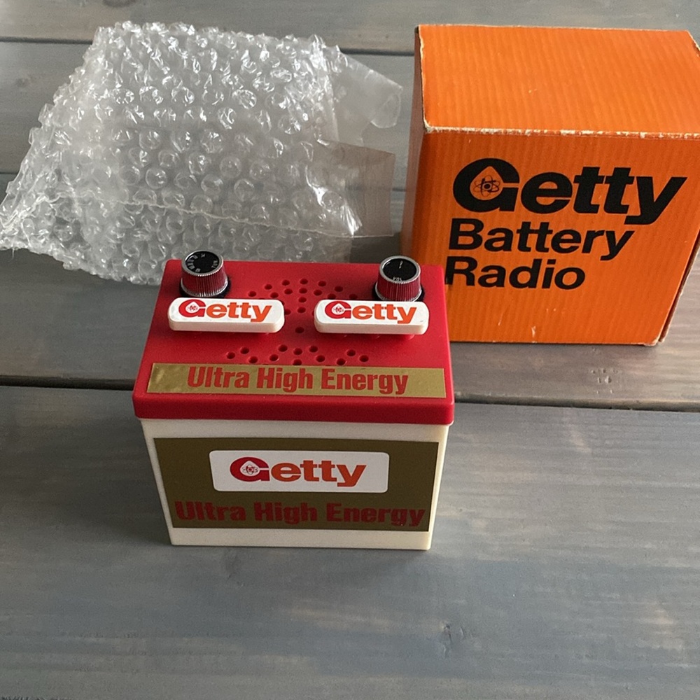 Getty Battery Transistor Radio